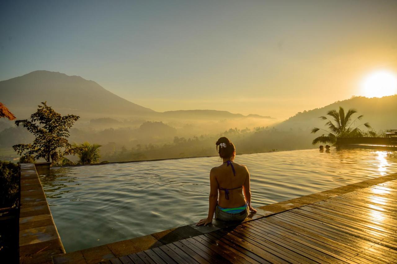 Deluxe Room with Mountain View