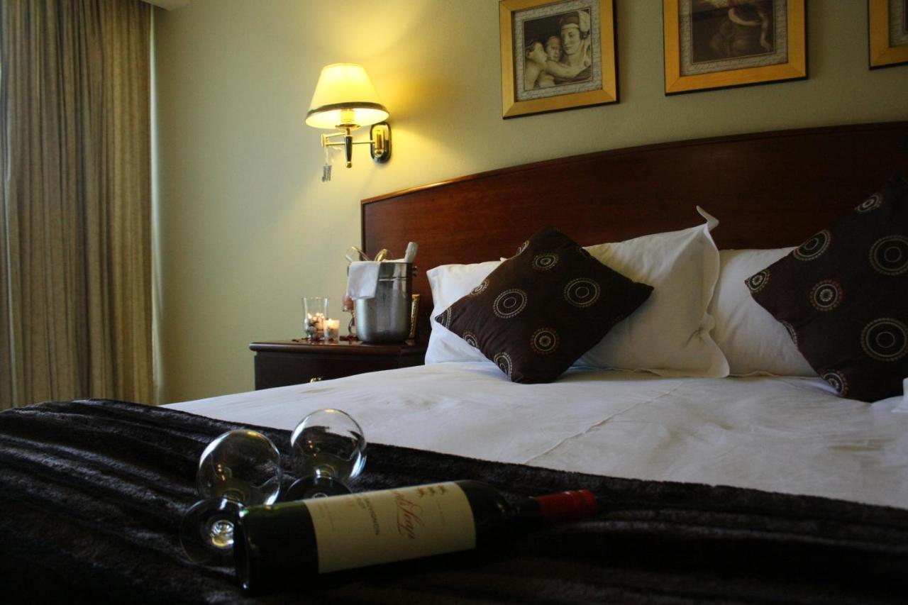 Deluxe Queen Room