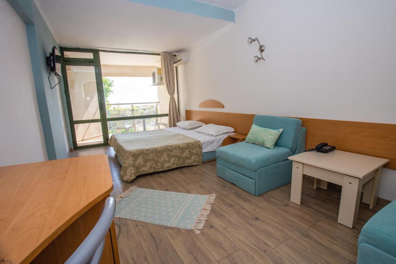 Double or Twin Room with Sea View