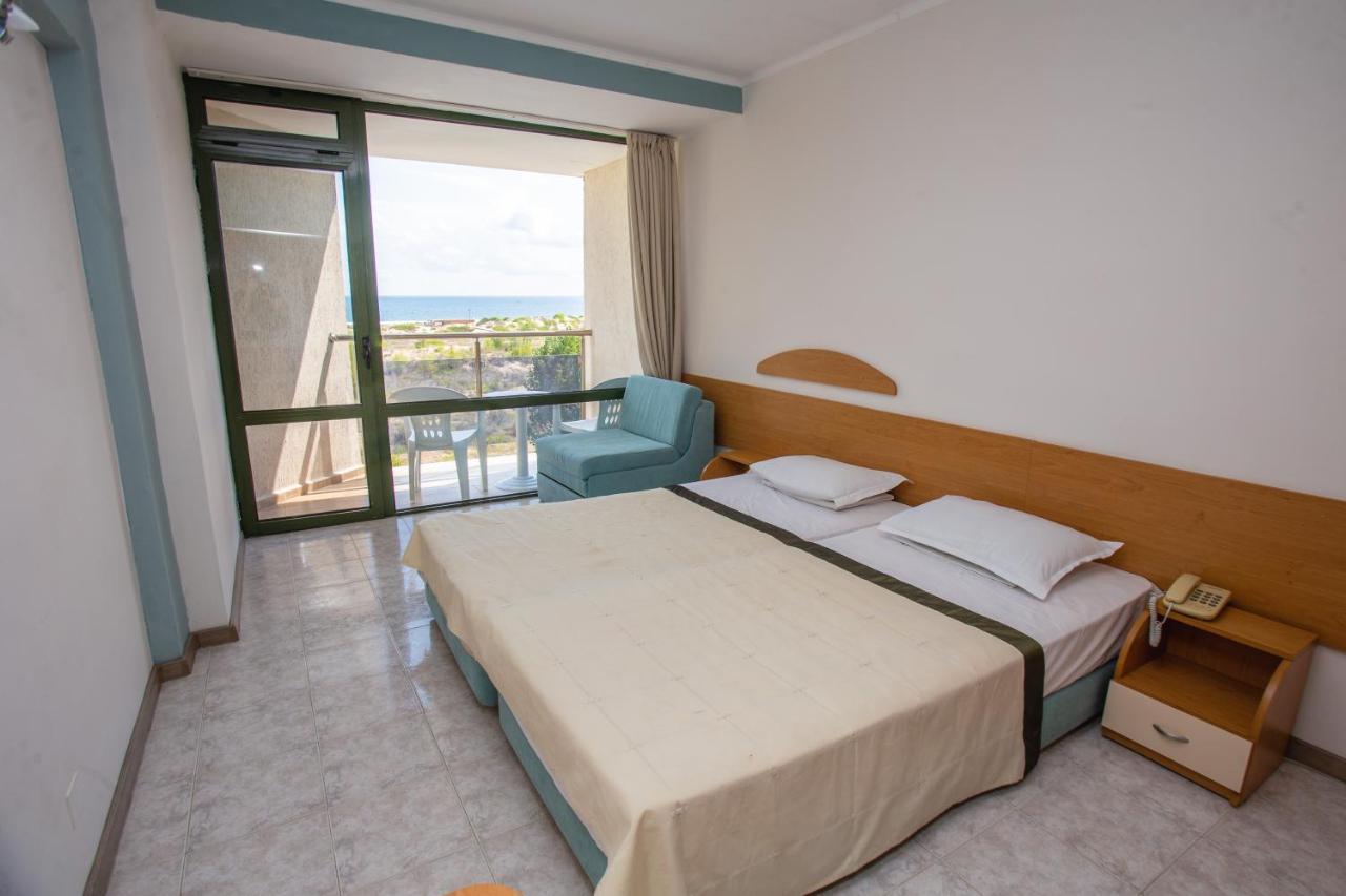 Deluxe Suite with Sea View