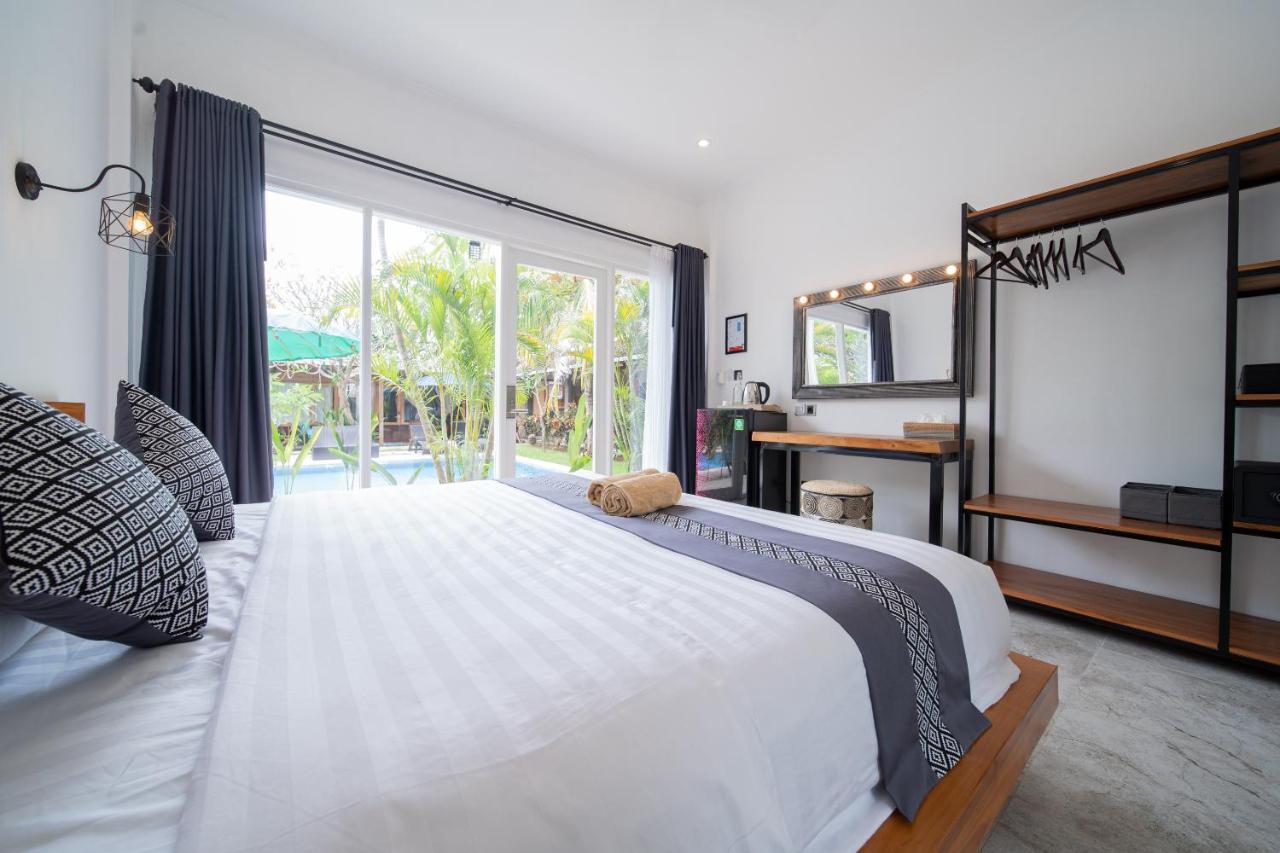 Suite with Pool View