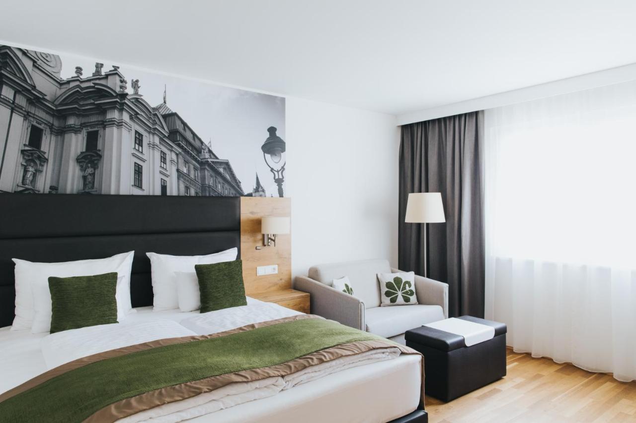Suite with Garden View