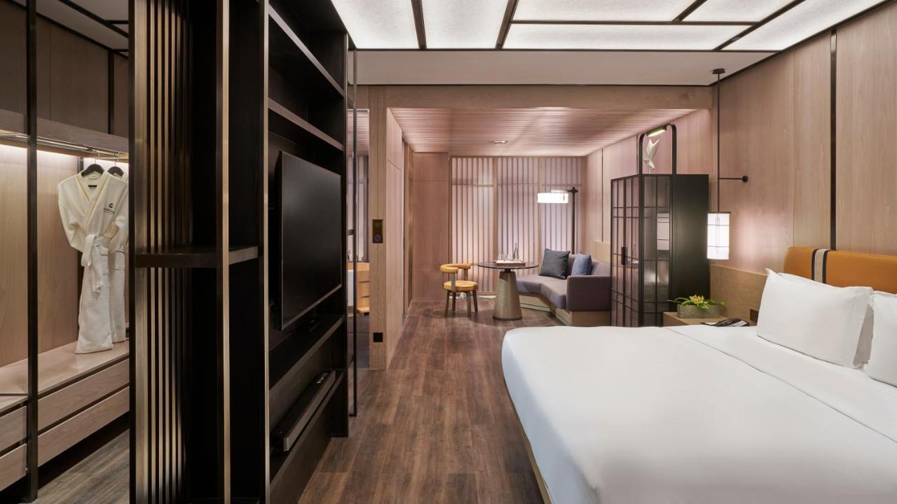 Standard King Room