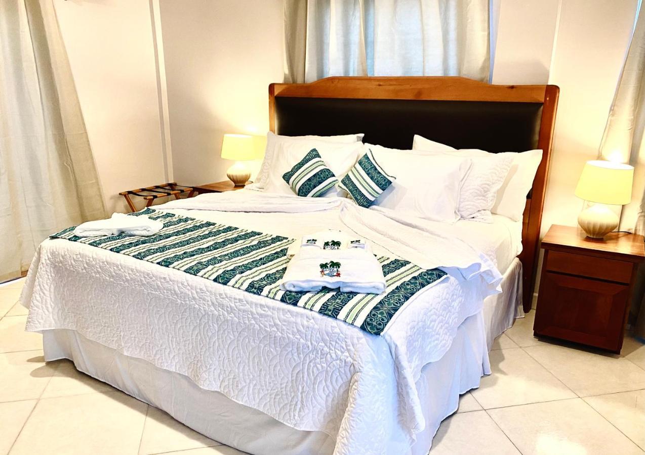 King Suite with Sea View (Islander Master Seaview Suite)