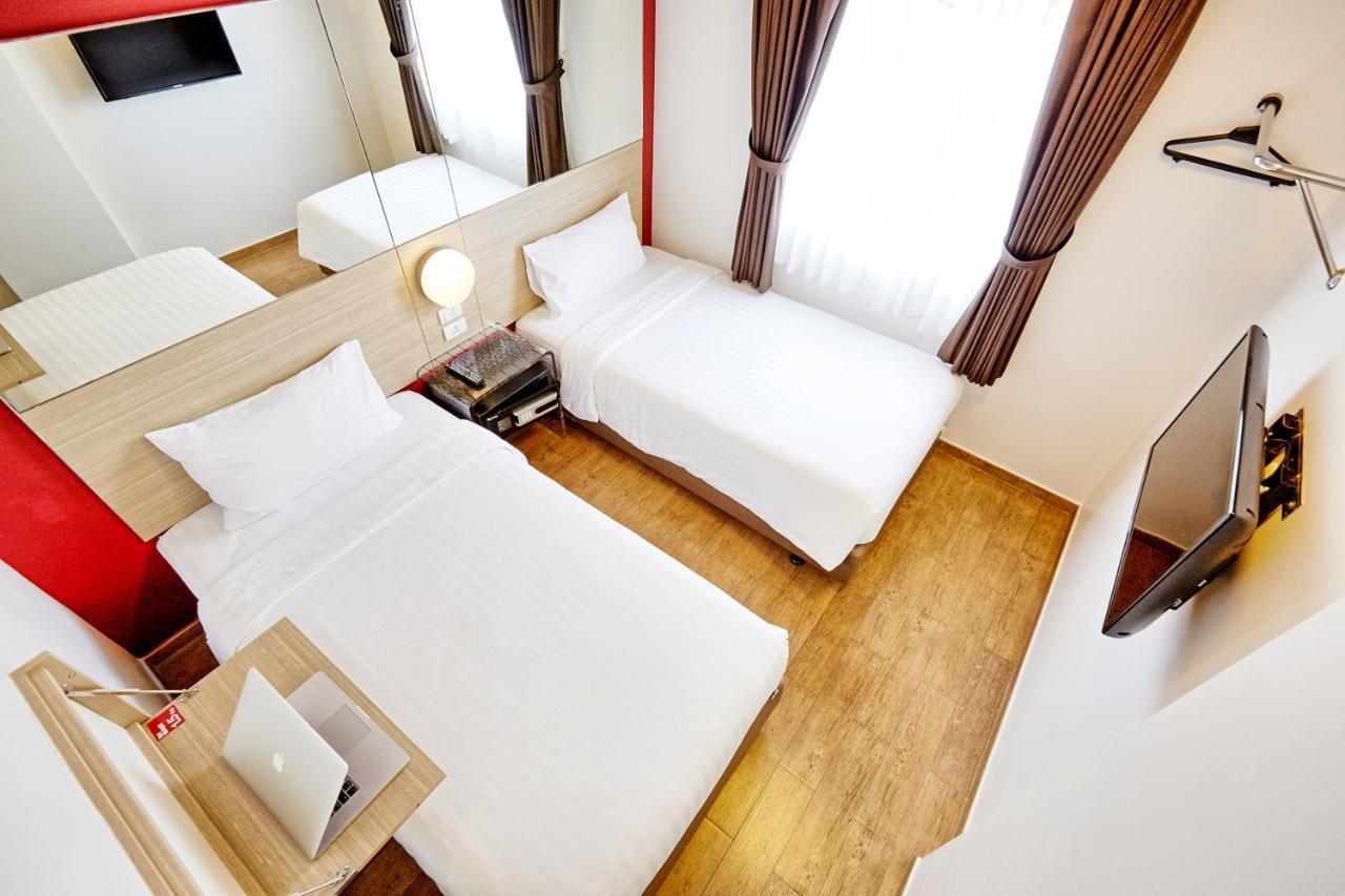 Twin Room,1436966245:JPEG