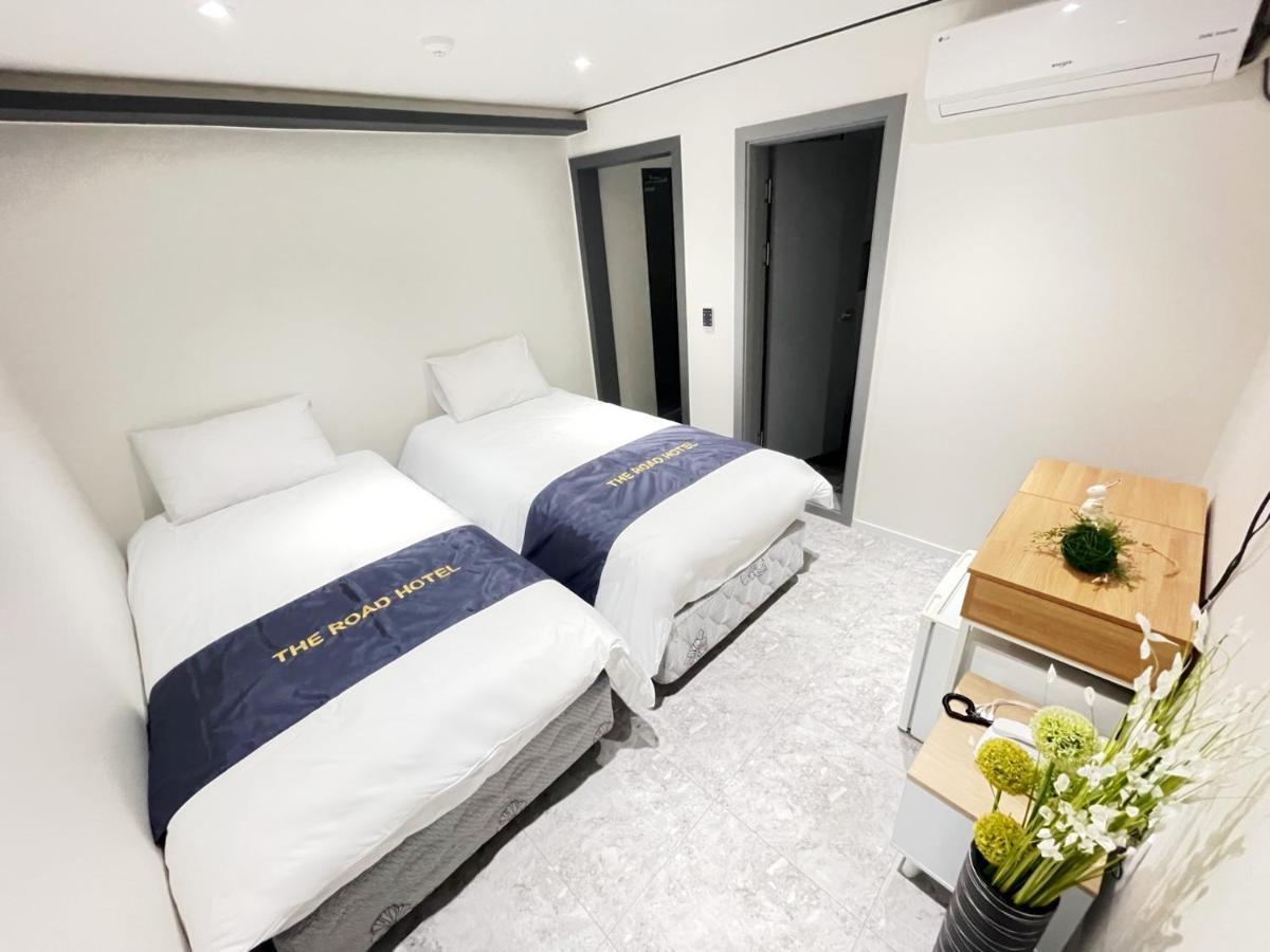 Twin Room with Private Bathroom