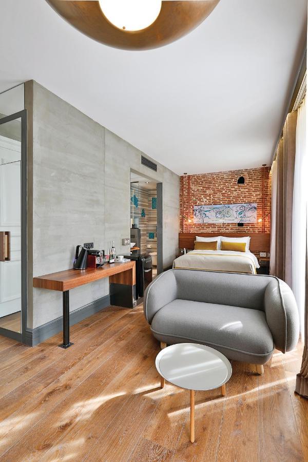 Junior Suite with Balcony