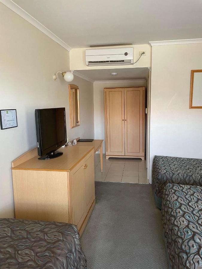 Deluxe Family Room (2 Adults + 2 Children)