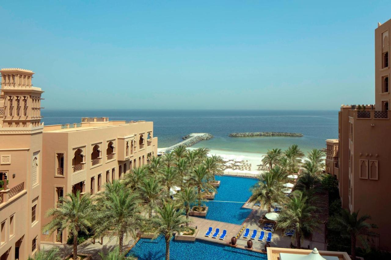 Sheraton Club Twin with Pool View and Lounge access