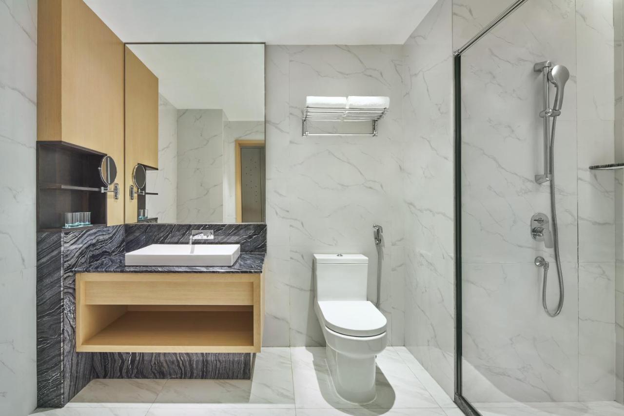 King Room with City View - Club Lounge Access