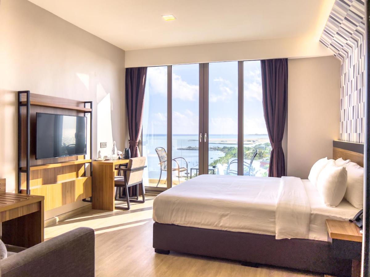 Honeymoon Suite