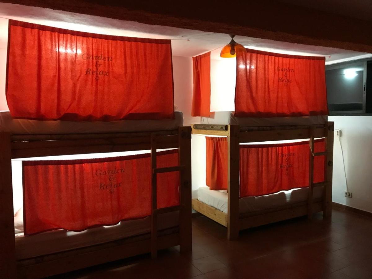10-Bed Mixed Dormitory Room