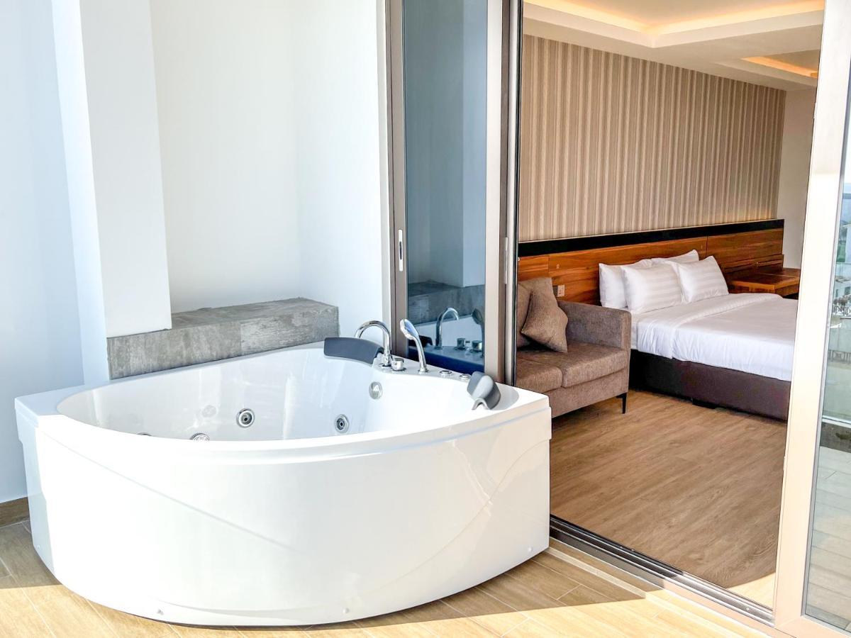 King Suite with Jacuzzi