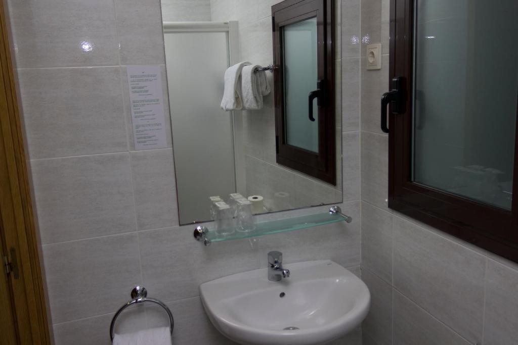 Interior twin room without Views