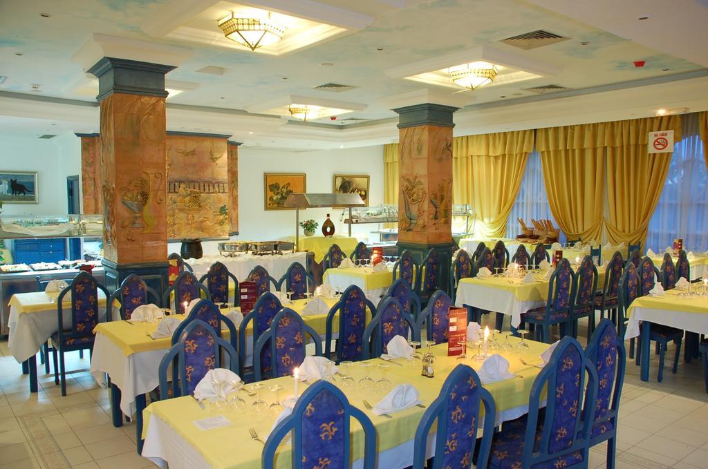 Double or Twin Room with Sea View
