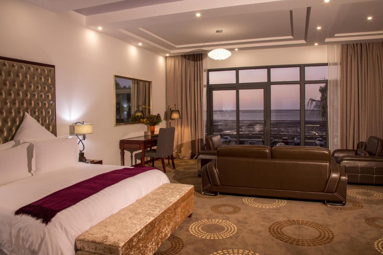 Flamingo Suite with Balcony and Lagoon View