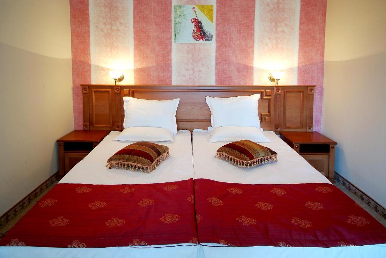 Deluxe Double Room with Balcony and Sea View