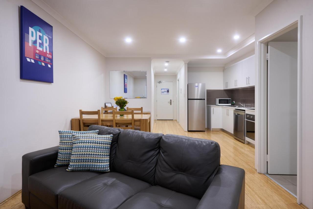 One-Bedroom Apartment with Two Single Beds