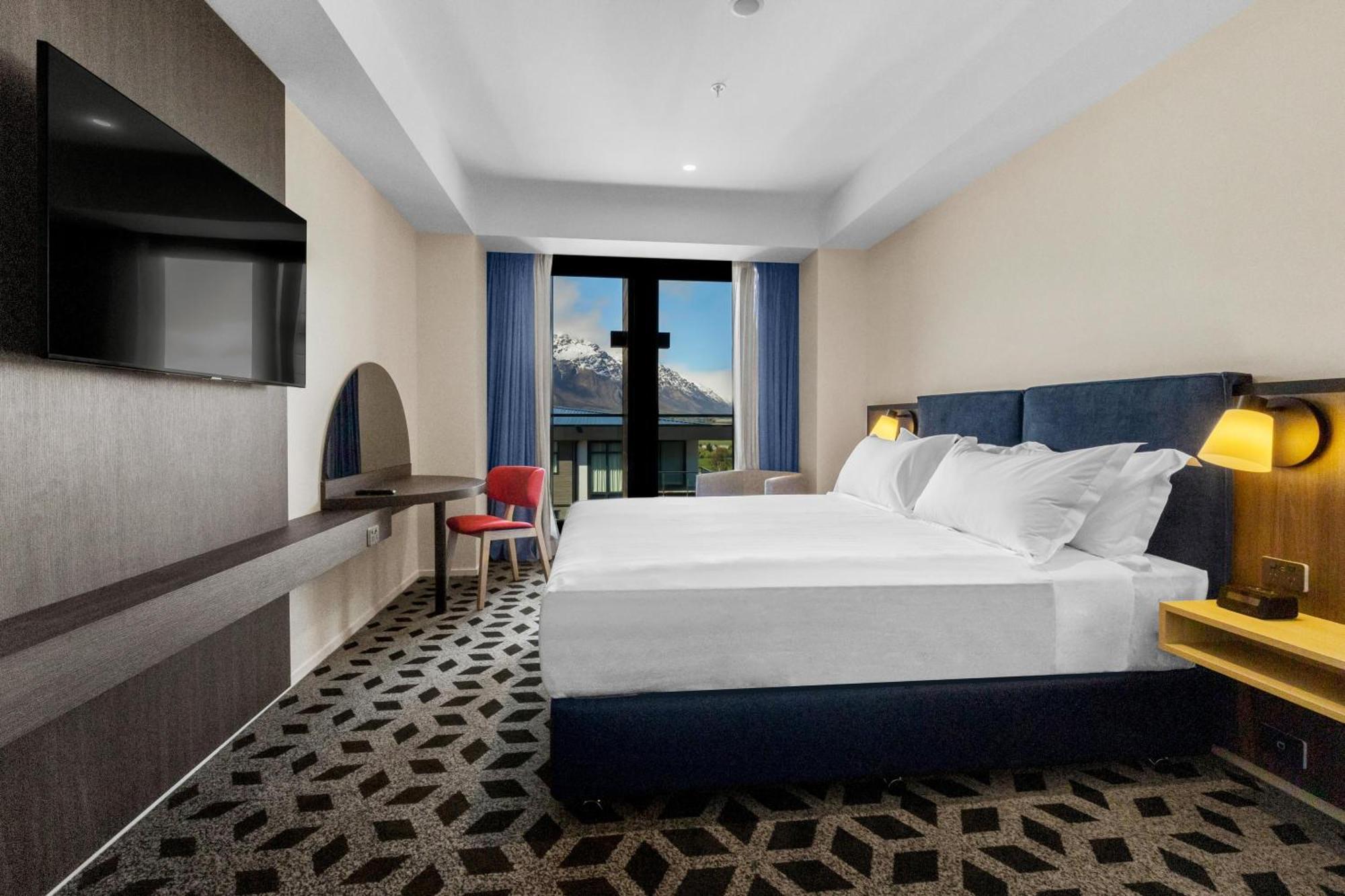 King Room with Mountain View