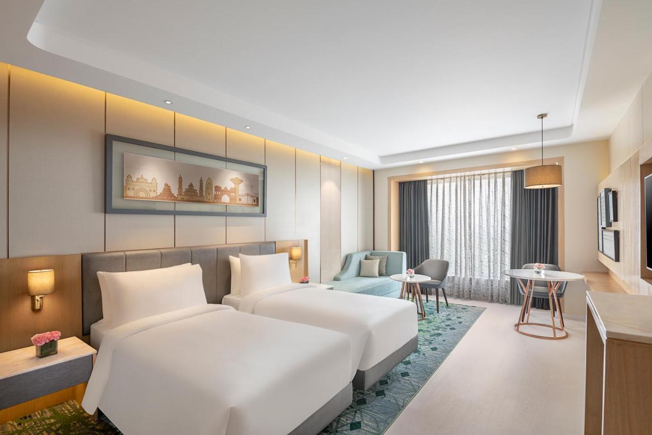 Business Class Room with 10% Discount on Food & Soft Beverages, Happy Hours 1+1 on IMFL Drinks (16:00-18:00 Hrs) at Proof Patio Bar