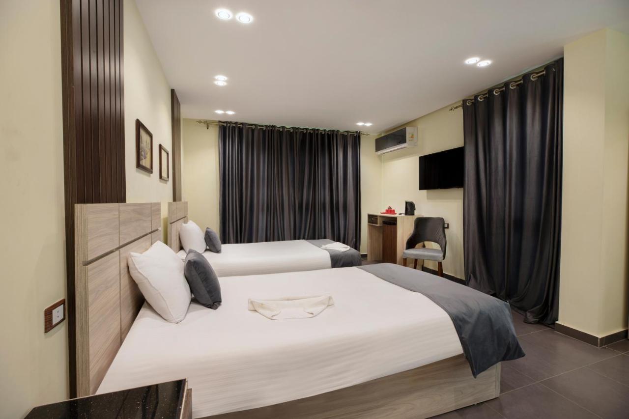 Deluxe Queen Room