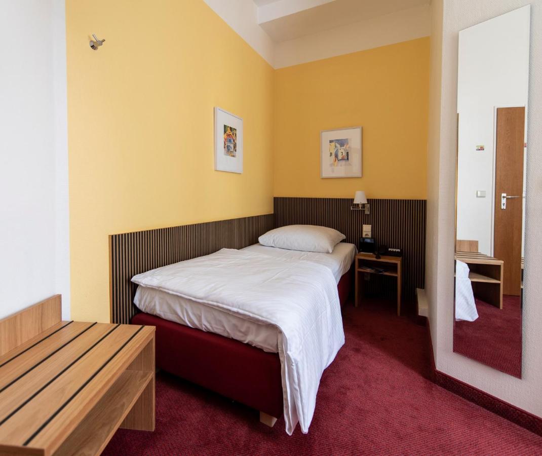 Small Single Room