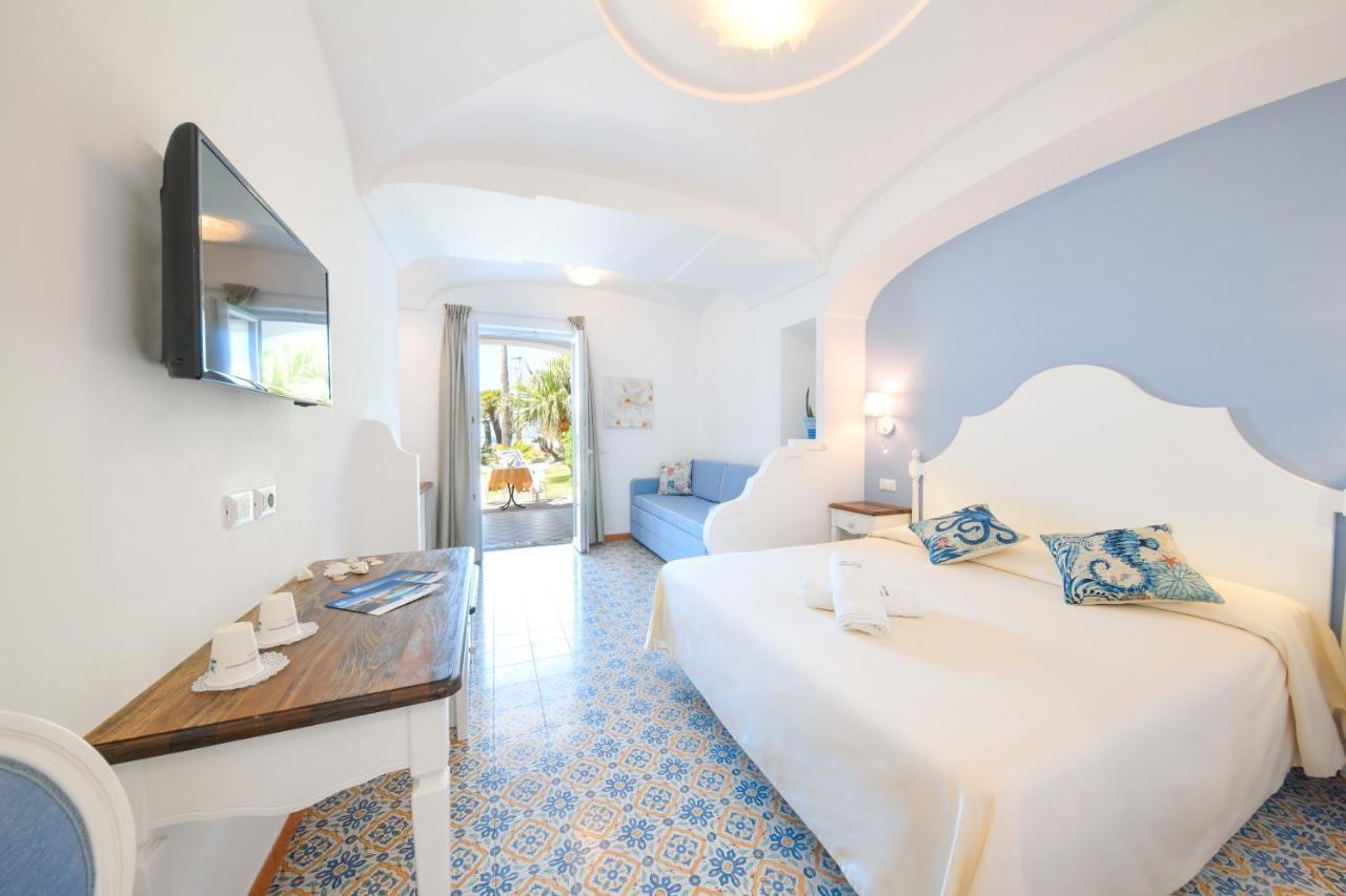 Deluxe Double or Twin Room with Garden View