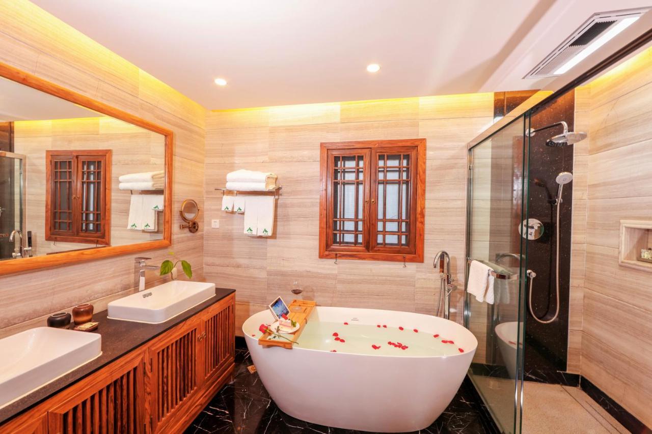 King Room with Pool View