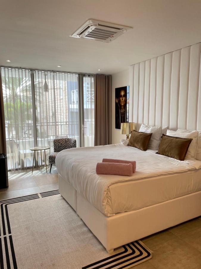 Comfort King Room with Balcony and Ocean View