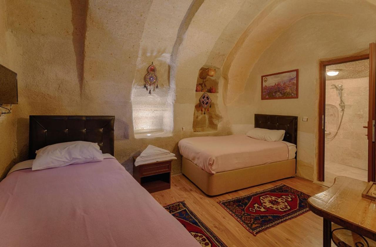 Twin  Stone Room