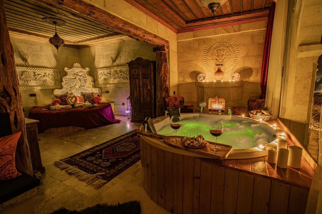 King Room with Spa Bath