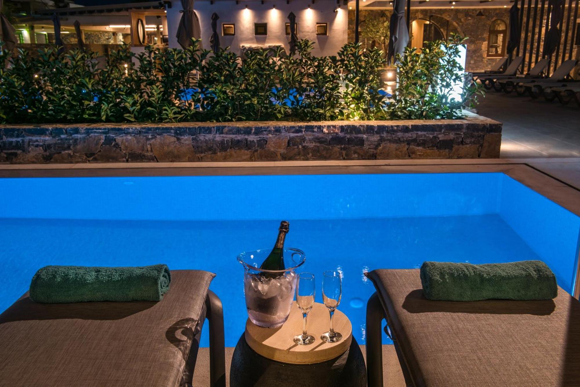 Executive Junior Suite with Shared Pool