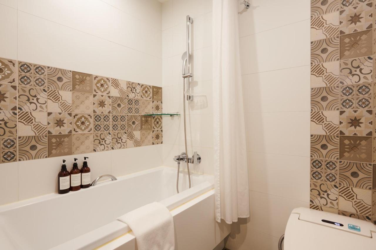 Free Upgrade to Deluxe Double Room