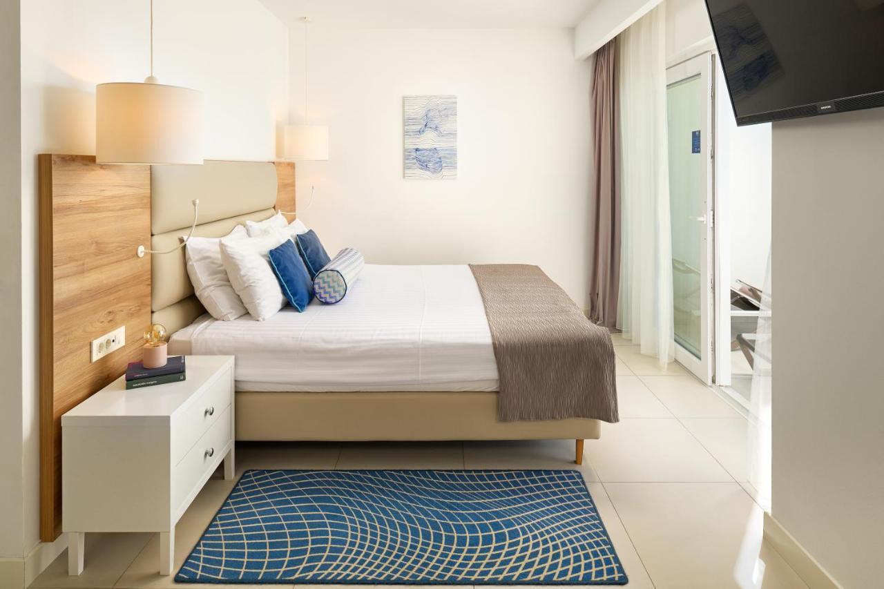 Suite with Hot Tub