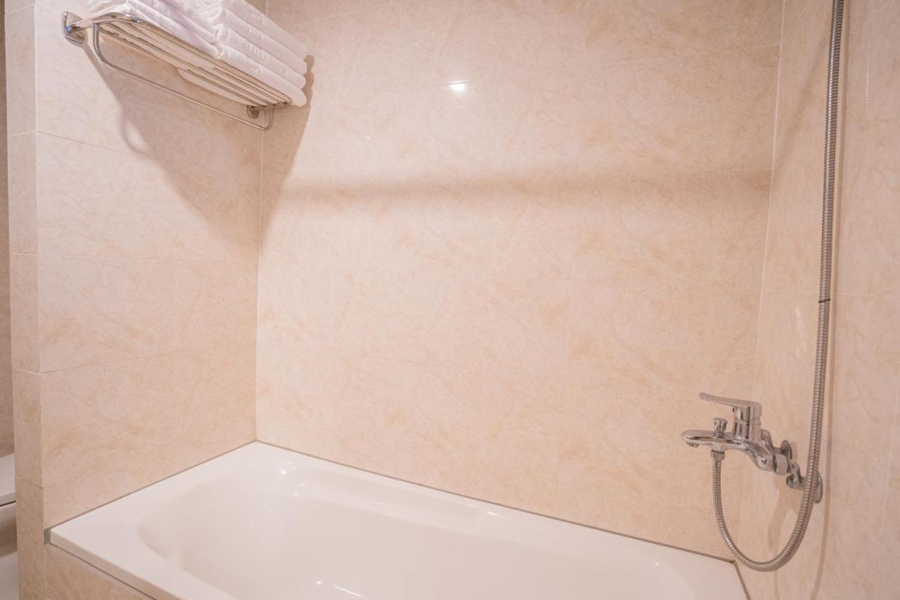 Superior Double Room with Partial Sea View
