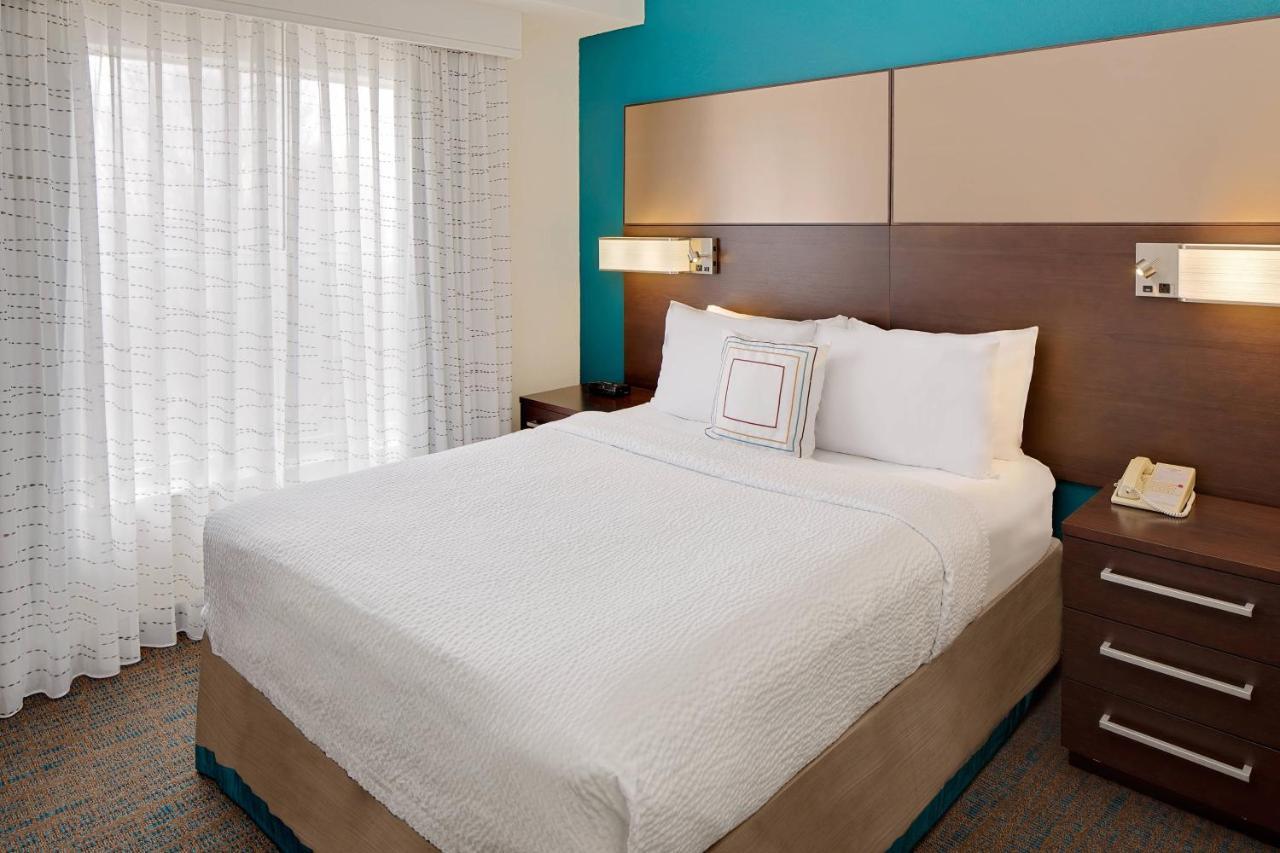 One-Bedroom Queen Suite with Sofa Bed