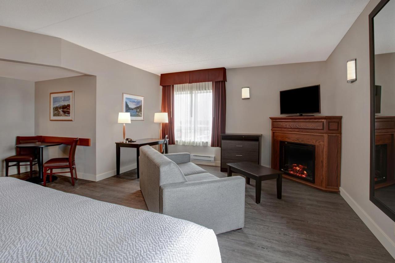 King Suite with Sofa bed and Spa Bath-  Non-Smoking