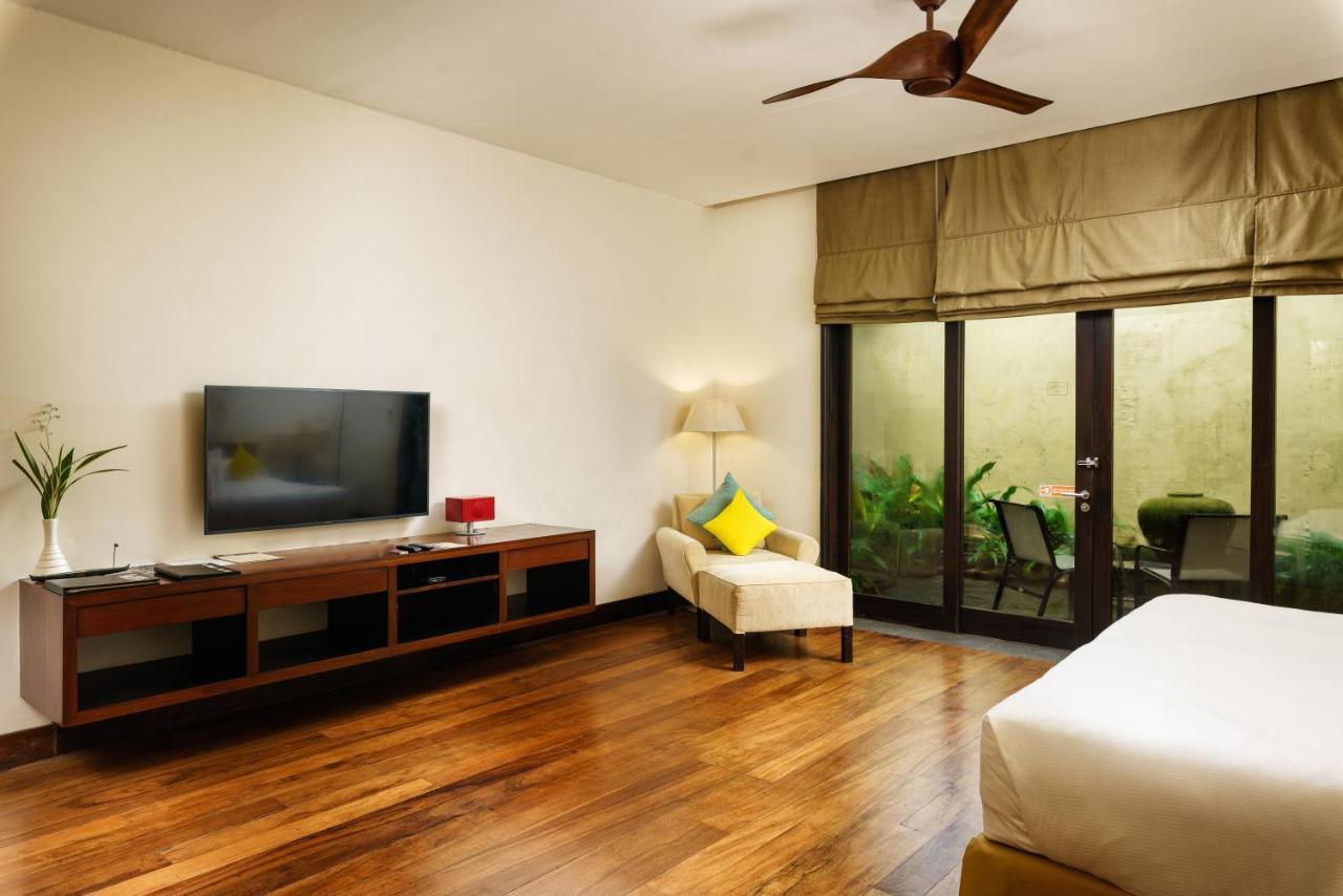 Courtyard Room