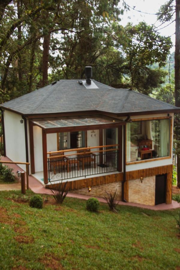 Premium Hut