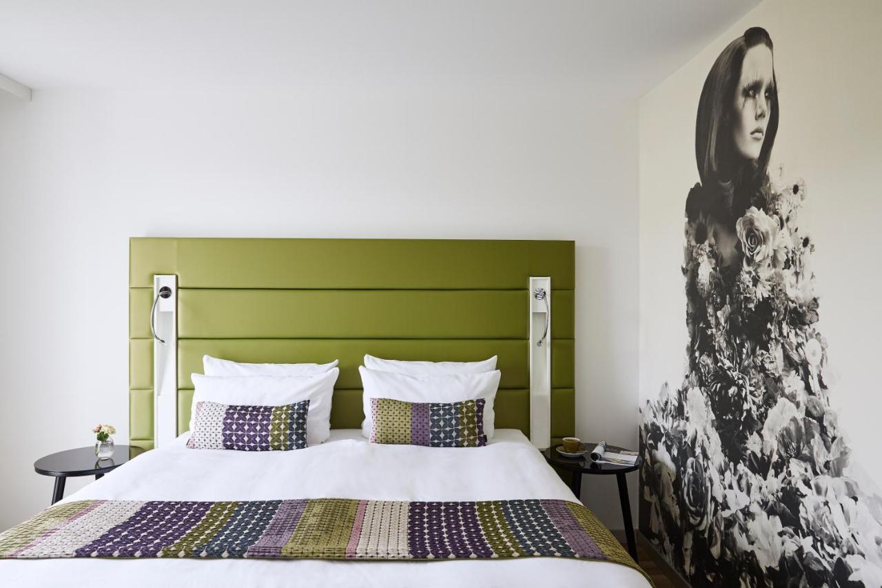 Standard Queen Room with Balcony and Garden View