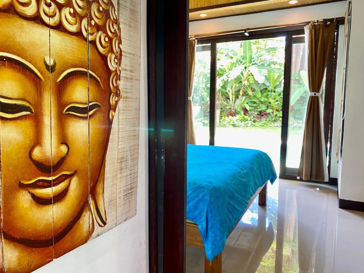 Queen Room with Pool View