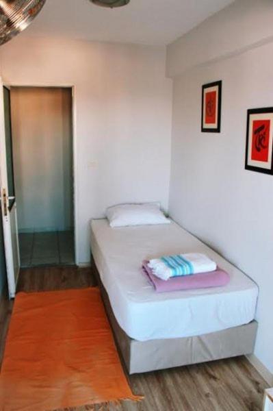 Standard Single Room with Shared Bathroom