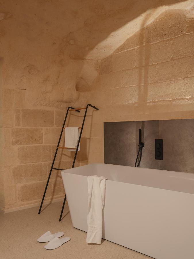 Deluxe Suite - Cave