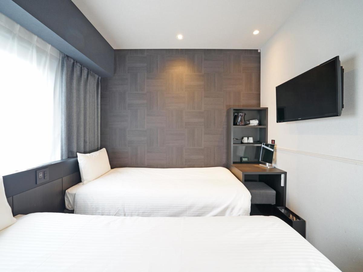 Compact Twin Room - Non-Smoking