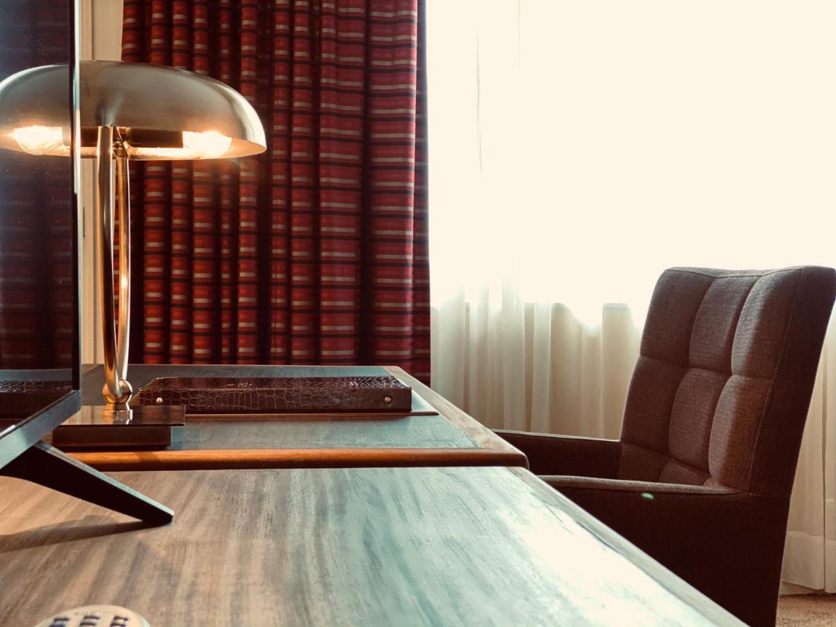 Deluxe Room (2 Adults + 1 Child)
