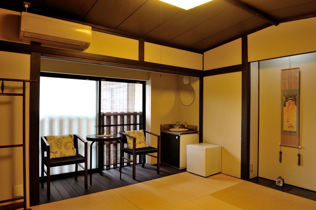 Japanese-Style Single Room