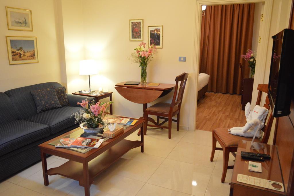 Deluxe Suite