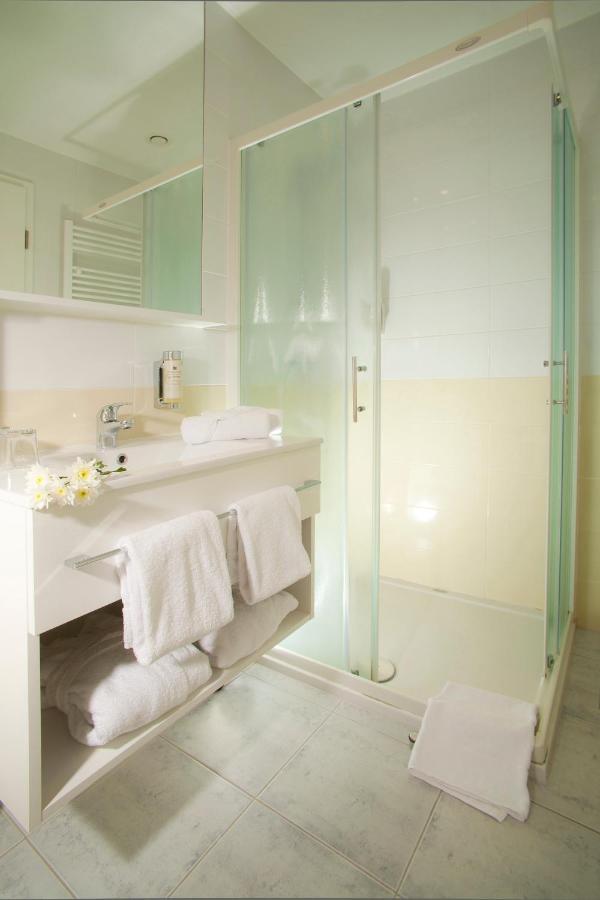 Superior Double Room with Balcony and Pool View