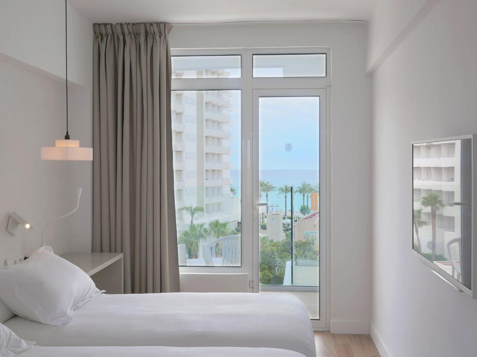 Premium Twin Room with Partial Sea View