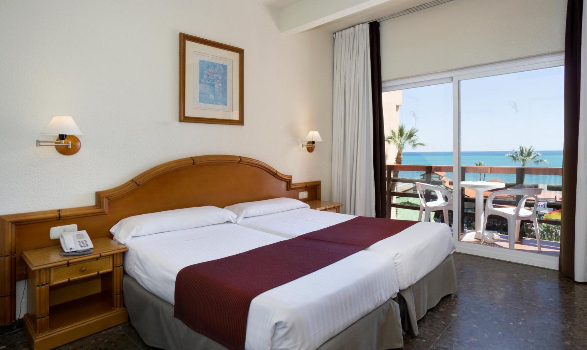 Double or Twin Room with Frontal Sea View